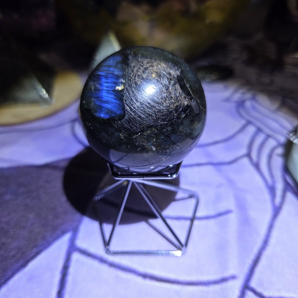 Flashy Labradorite Sphere - Picture 5 of 6